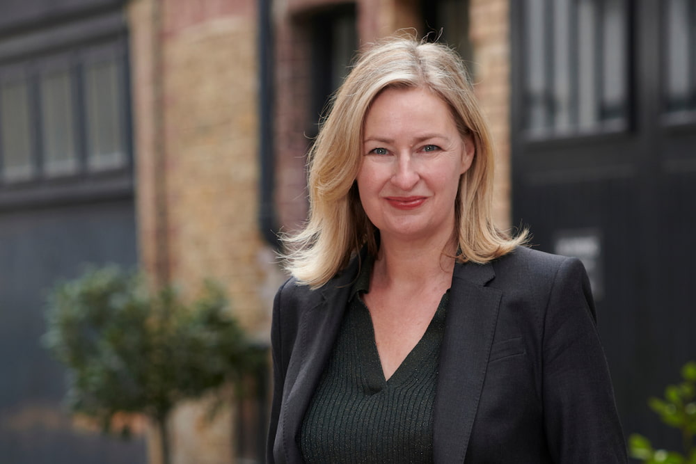 Bestselling crime author Louise Candlish is coming to Thurston